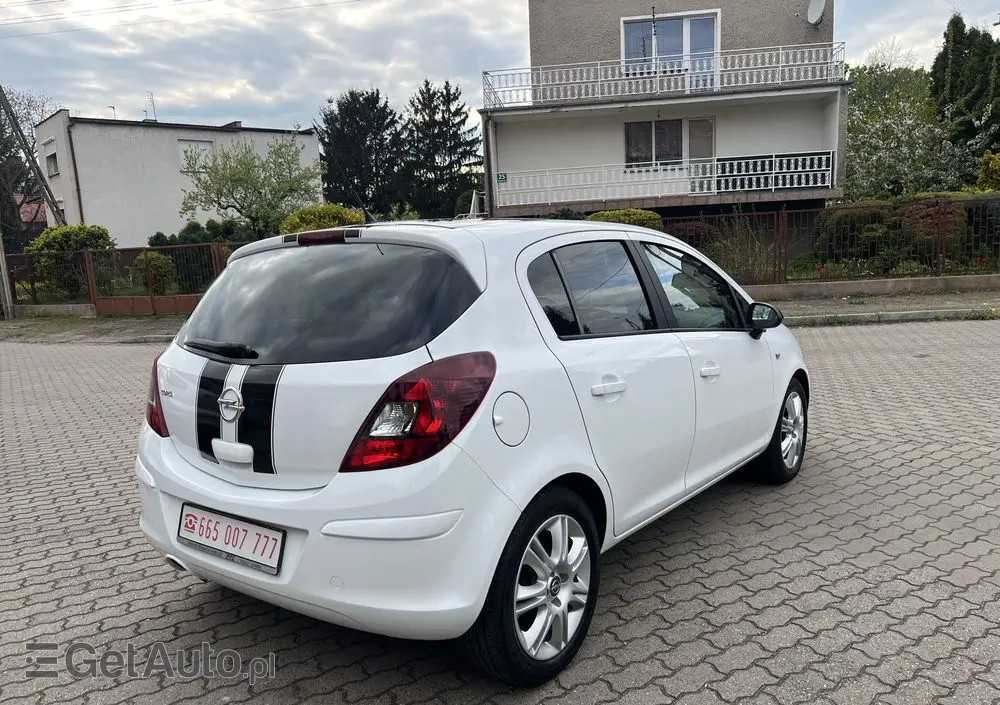 OPEL Corsa 1.2 16V Edition 150