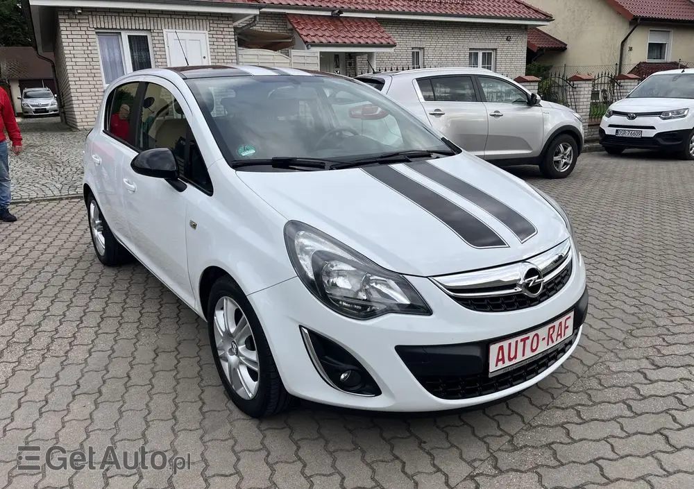 OPEL Corsa 1.2 16V Edition 150