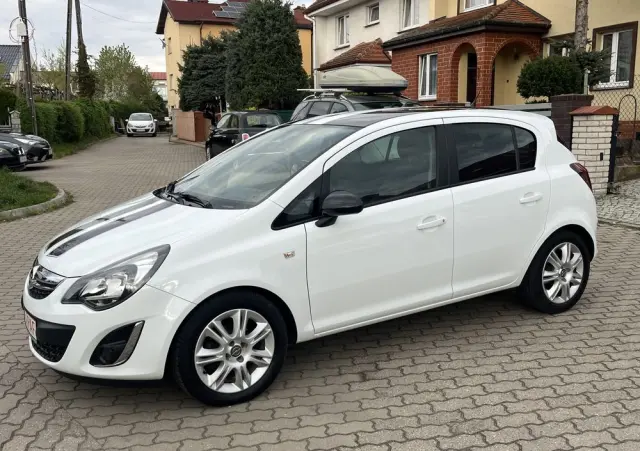 OPEL Corsa 1.2 16V Edition 150
