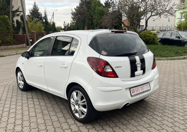OPEL Corsa 1.2 16V Edition 150