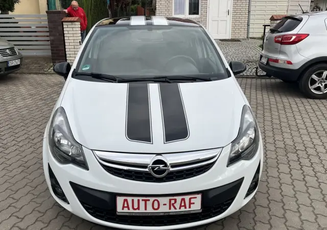 OPEL Corsa 1.2 16V Edition 150