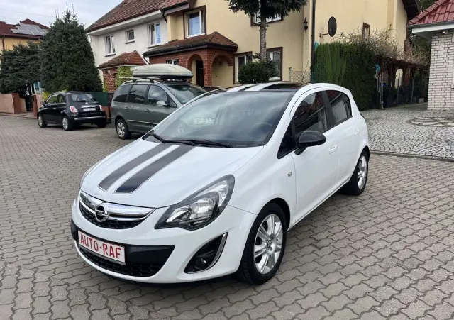 OPEL Corsa 1.2 16V Edition 150
