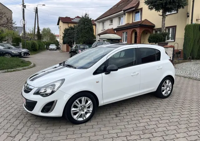 OPEL Corsa 1.2 16V Edition 150
