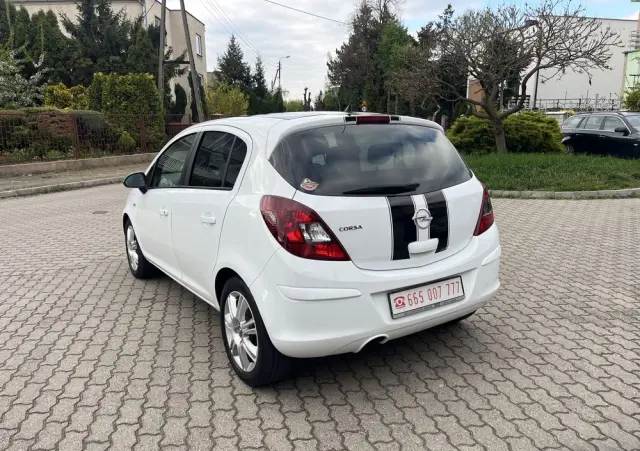 OPEL Corsa 1.2 16V Edition 150