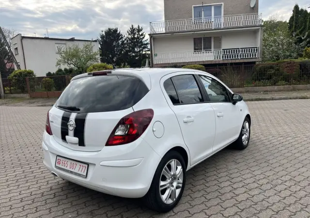 OPEL Corsa 1.2 16V Edition 150