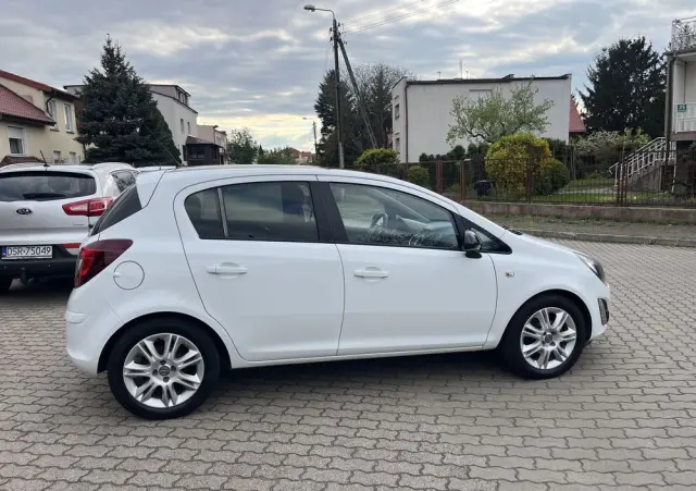 OPEL Corsa 1.2 16V Edition 150