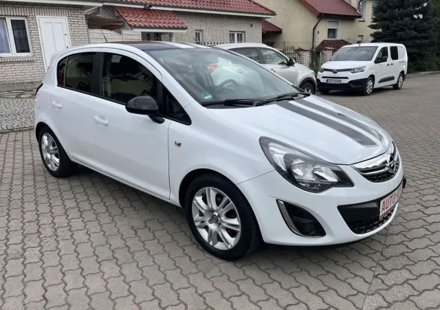 OPEL Corsa 1.2 16V Edition 150