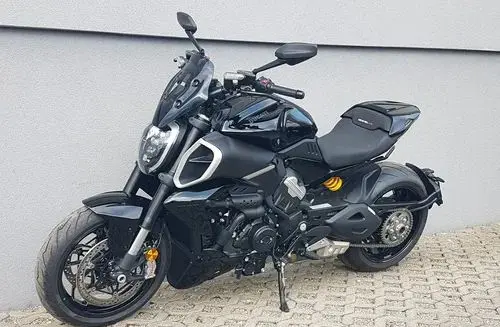DUCATI Diavel 