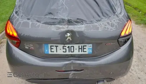 PEUGEOT 208 