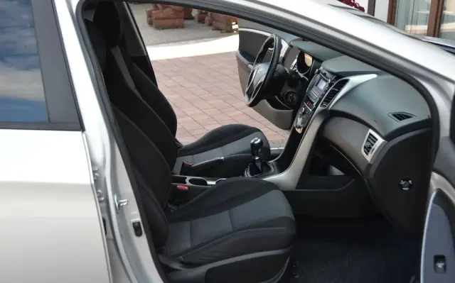 HYUNDAI I30 