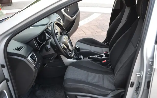 HYUNDAI I30 