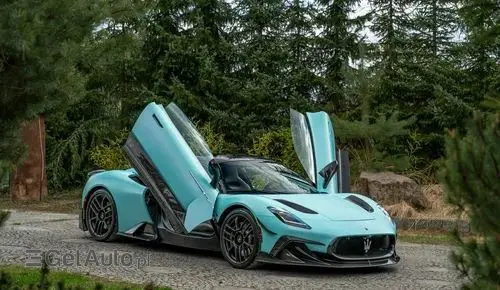MASERATI MC20 