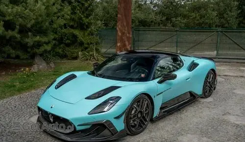 MASERATI MC20 