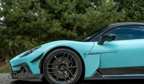 MASERATI MC20 