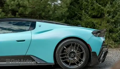 MASERATI MC20 