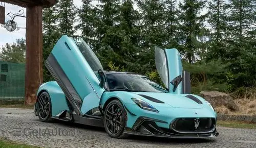 MASERATI MC20 