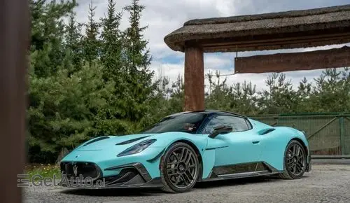 MASERATI MC20 