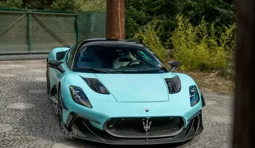 MASERATI MC20 