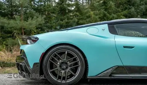 MASERATI MC20 