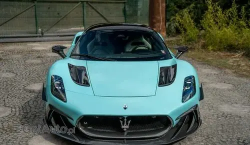 MASERATI MC20 