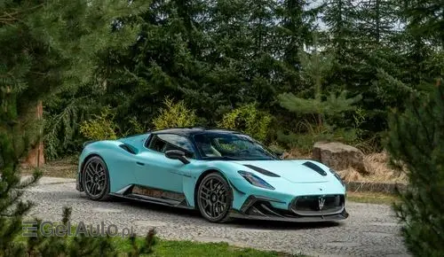 MASERATI MC20 
