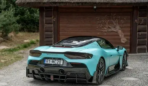 MASERATI MC20 