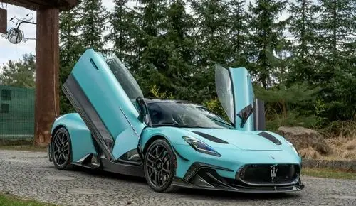 MASERATI MC20 