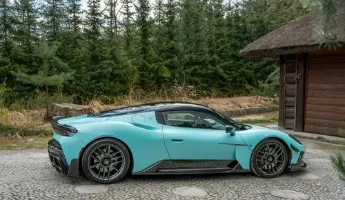MASERATI MC20 