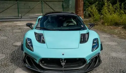 MASERATI MC20 