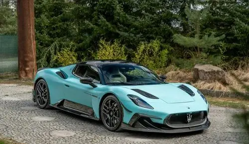 MASERATI MC20 