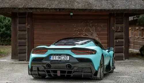 MASERATI MC20 