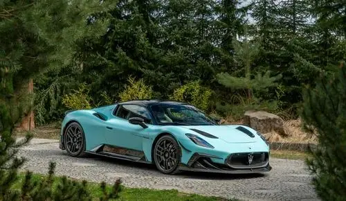MASERATI MC20 