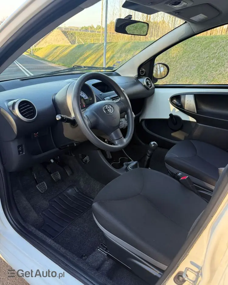 TOYOTA Aygo 1.0 VVT-i Sprint