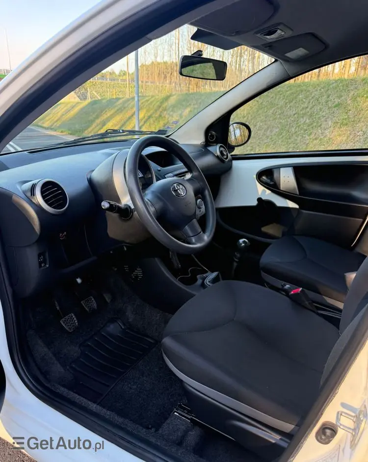TOYOTA Aygo 1.0 VVT-i Sprint