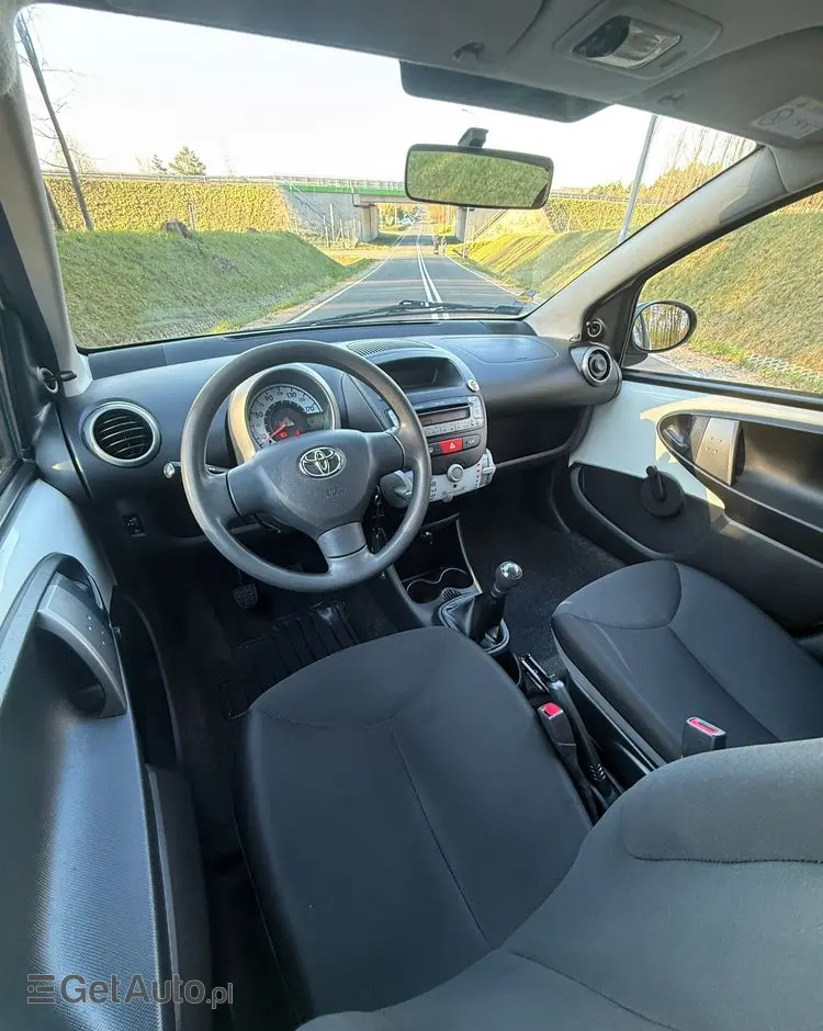 TOYOTA Aygo 1.0 VVT-i Sprint