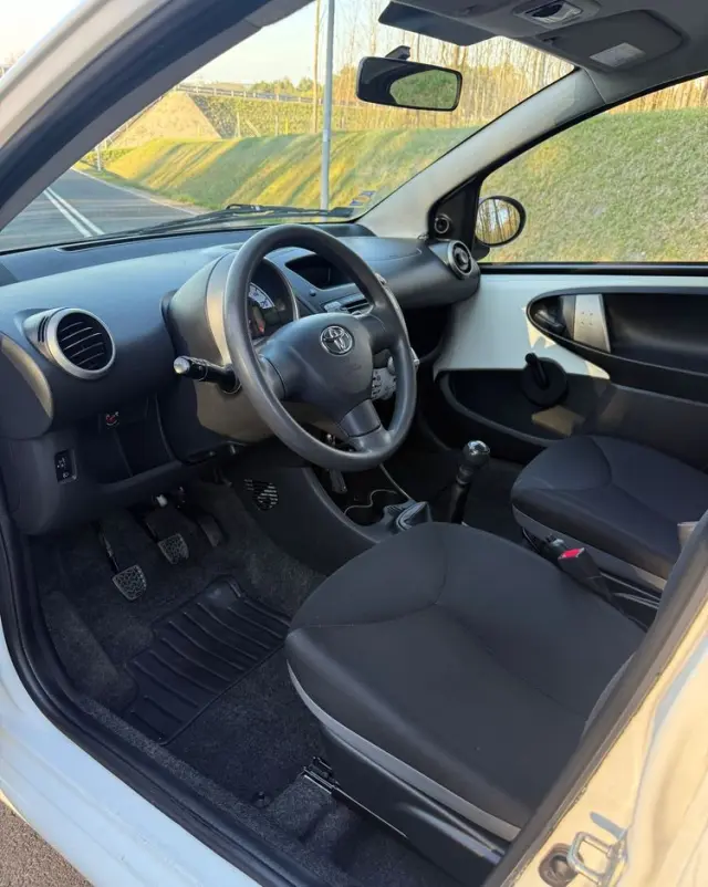 TOYOTA Aygo 1.0 VVT-i Sprint