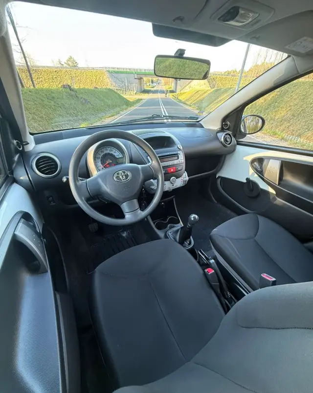 TOYOTA Aygo 1.0 VVT-i Sprint