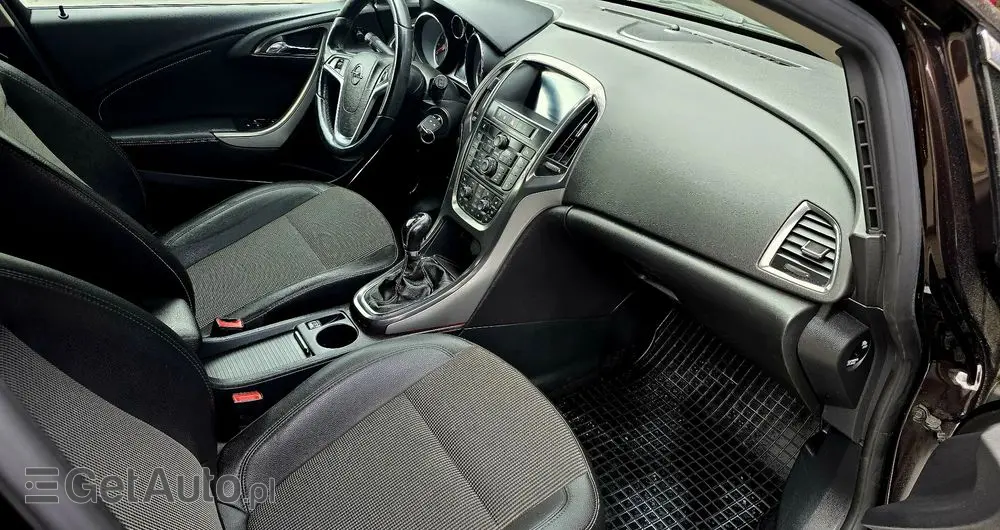 OPEL Astra 1.6 Turbo Innovation