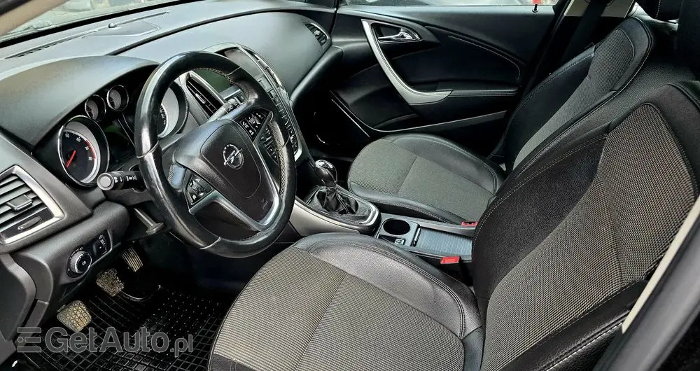 OPEL Astra 1.6 Turbo Innovation