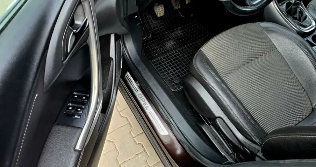 OPEL Astra 1.6 Turbo Innovation