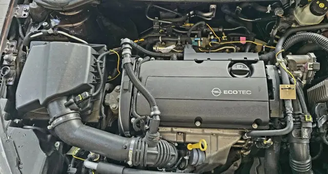 OPEL Astra 1.6 Turbo Innovation