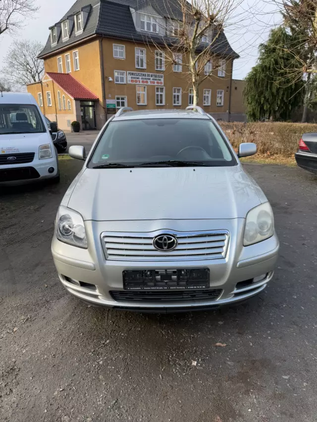 TOYOTA Avensis 