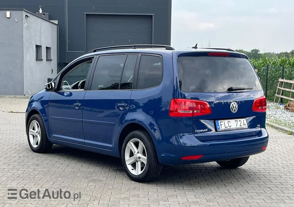 VOLKSWAGEN Touran 