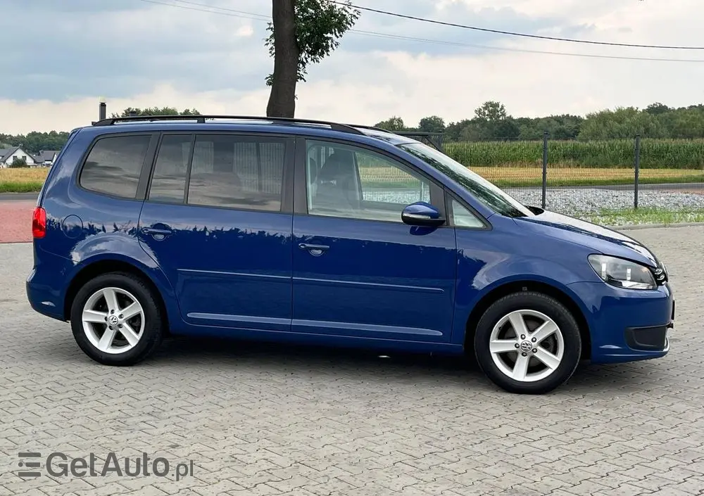 VOLKSWAGEN Touran 