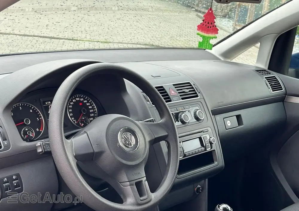 VOLKSWAGEN Touran 