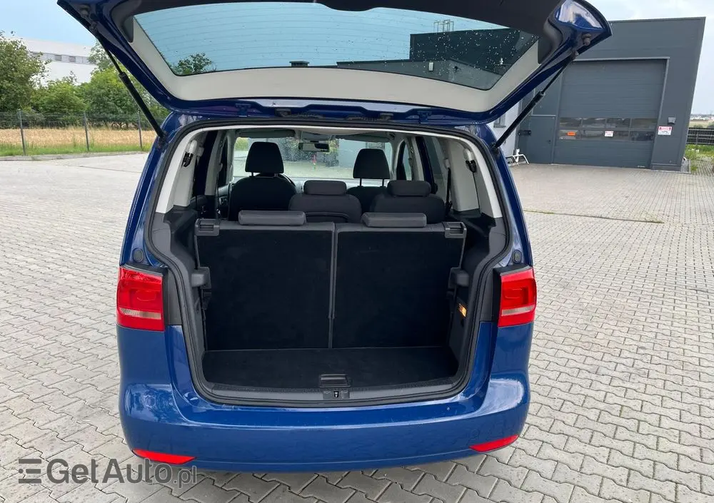 VOLKSWAGEN Touran 
