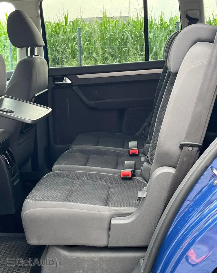 VOLKSWAGEN Touran 