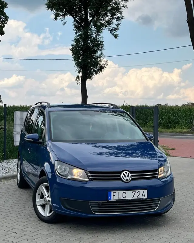 VOLKSWAGEN Touran 