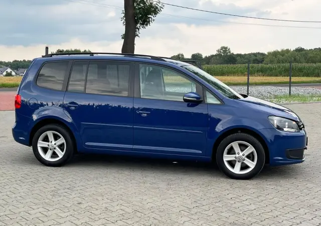 VOLKSWAGEN Touran 