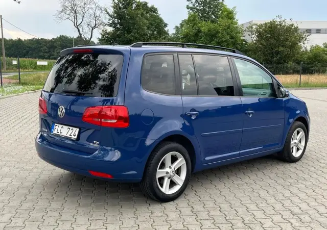 VOLKSWAGEN Touran 